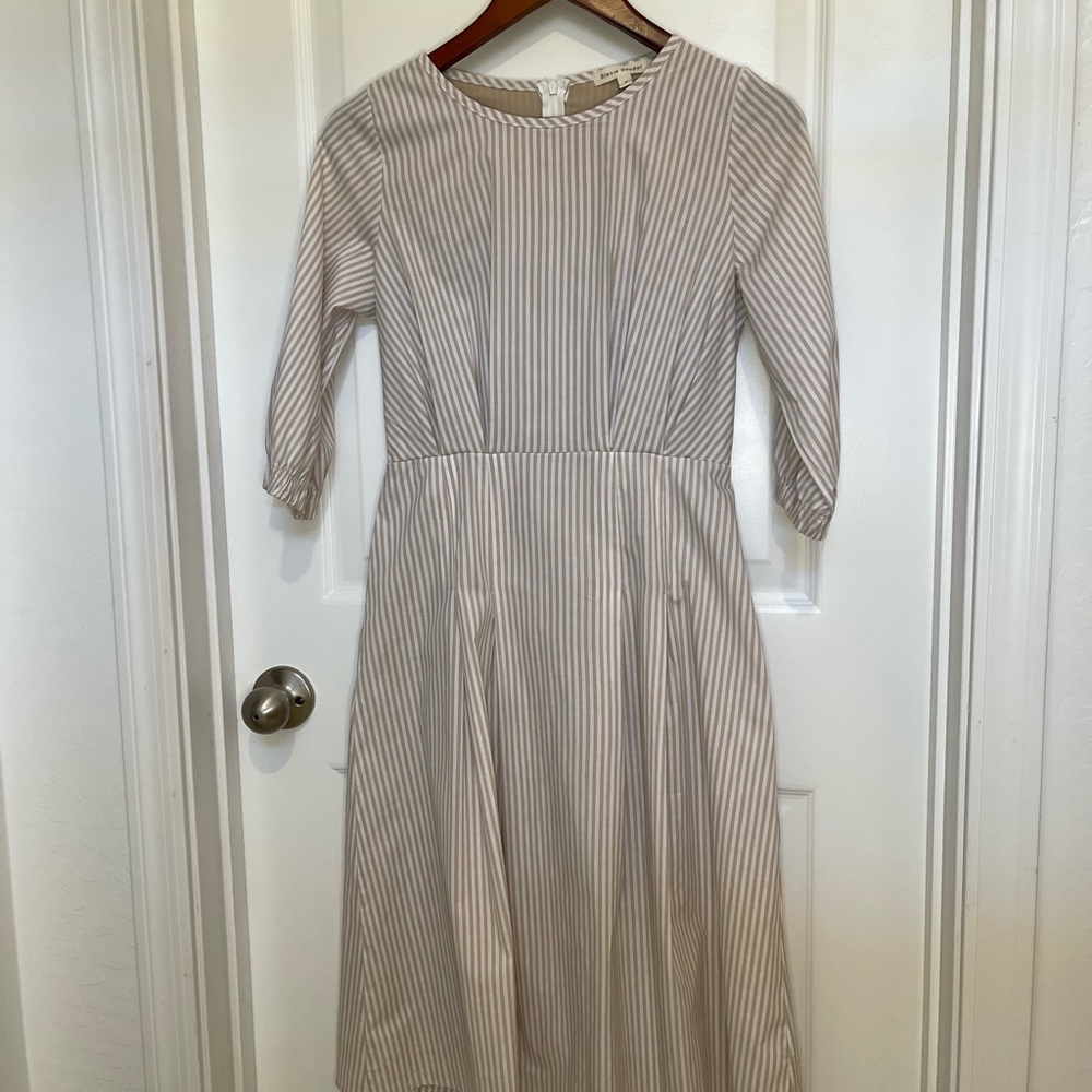 Stevie Hender Rose pleated dress. - Picture 2 of 7